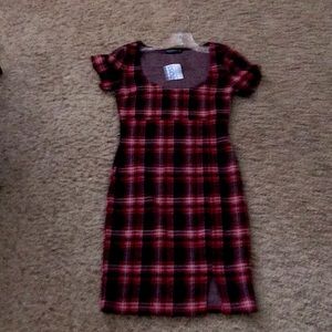 Liz & Sara Junior Size M Red/Black/White Plaids Pullover Short Sleeves Dress